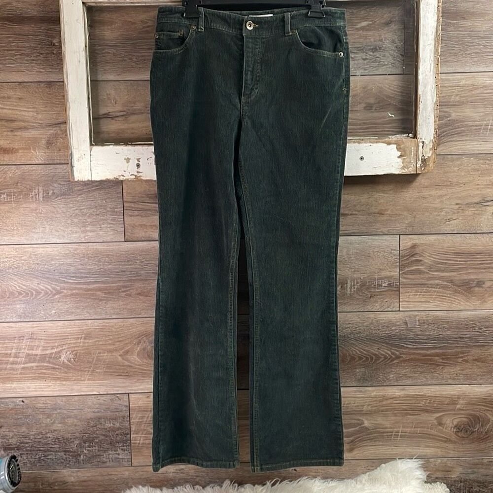 D & CO Women’s Forest Green Corduroy Button Zip Boot Cut Pants Size 6